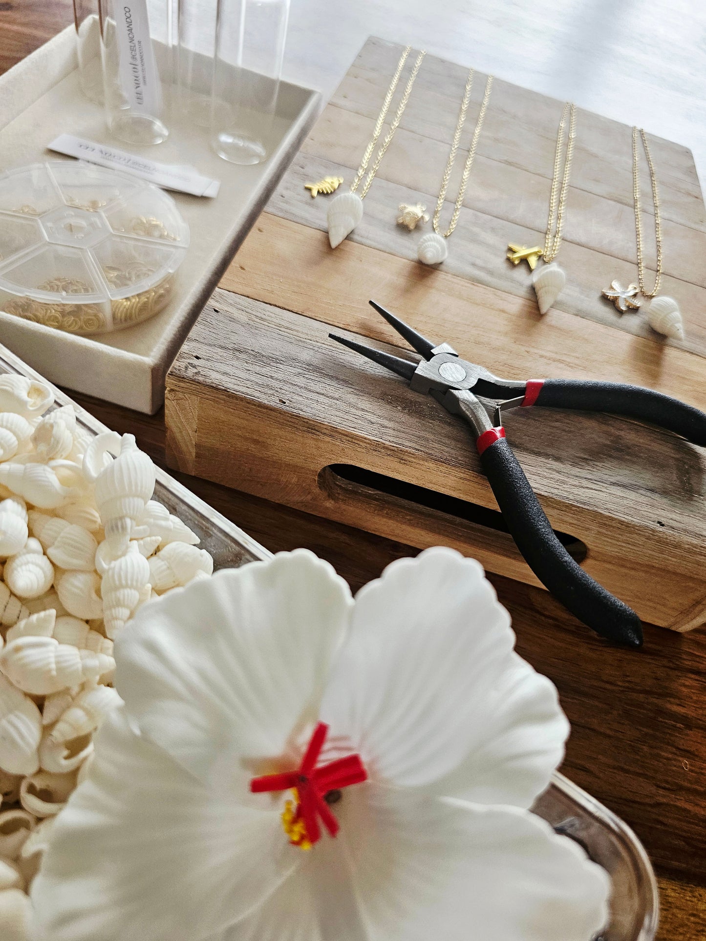 COLLIER BOTTLE | poisson
