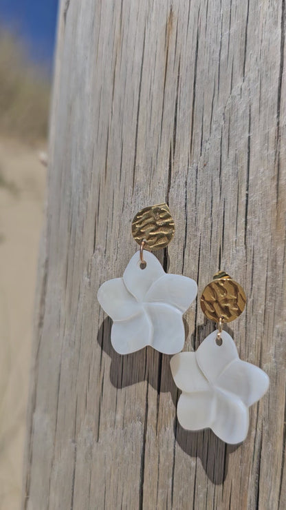 Boucles | Fleurs nacre blanche
